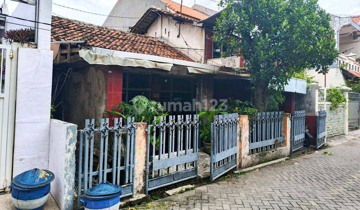 Jual Rumah Hitung Tanah Petemon Surabaya Pusat Rumah Butuh Renovasi SHM - Sertifikat Hak Milik di jln petemon sidomulyo tengah no 8 surabaya, Sawahan 2