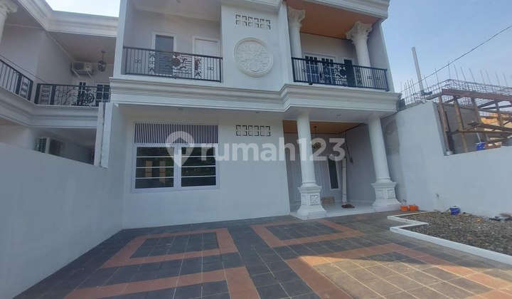 DIJUAL RUMAH MEWAH BARU ADA KOLAM RENANG DI CINERE DEPOK