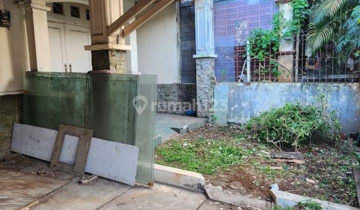 garasi/carport dijual rumah perum taman century