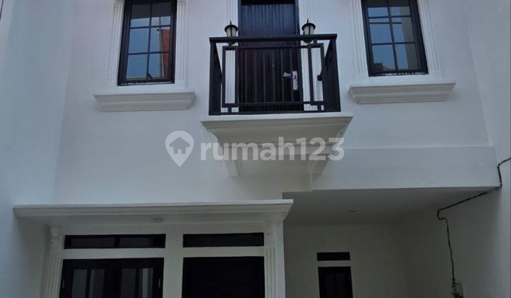 MINIMALIST 2-STORY NEW HOUSE FOR SALE CHEAP IN JAGAKARSA, SOUTH JAKARTA