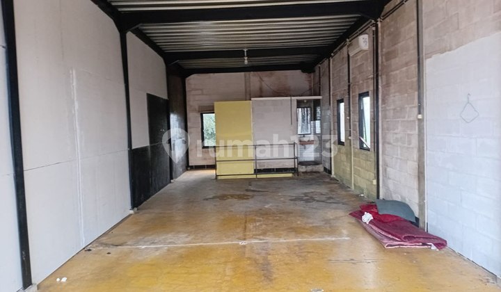 Affordable for Rent Strategic 2-Story Shop House Ready to Occupy in Limo, Depok 2