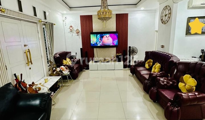 Lucky! Buy a Ready-to-Live House with 2-Door Rental Bonus in Pulogebang 2