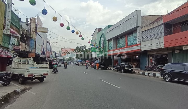 For Rent: 2-Storey Shop House, 800M Area on Jl Ir Juanda, East Bekasi 2