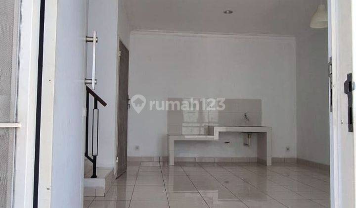 Rumah Bergaya Minimalis Modern di Perumahan Kota Wisata Kpr Mudah 2