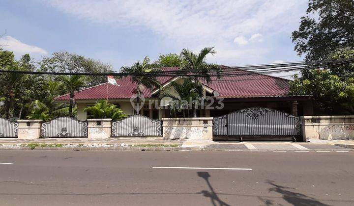 Rumah Asri Di Jalan Raya Cempaka Putih Barat  1