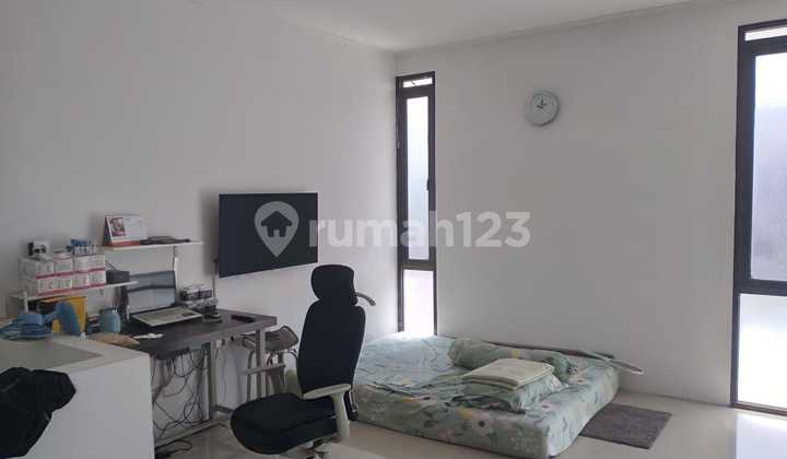 Rumah Bagus Semi Furnished di dekat Pintu Tol Cimahi, Bandung dalam Komplek Perumahan 1