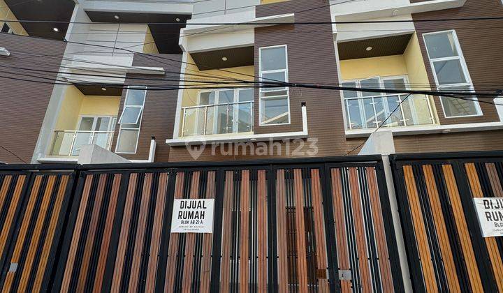 Rumah Strategis Siap Huni di Cengkareng Indah, Jakarta Barat 1