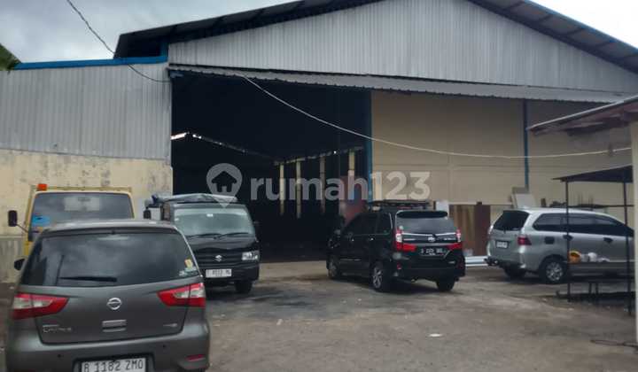 Warehouse for Sale in Babelan Bekasi, 5 km near Gabus Toll Gate, close to Tera Damai Housing, accessible for 2 cars.