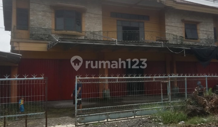 Rumah Luas Bagus dan Siap Huni di Kota Kudus Rumah Luas Bagus dan Siap Huni di Kota Kudus