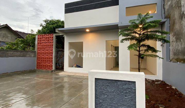 Rumah Baru Siap Pakai Strategis di Mijen 1