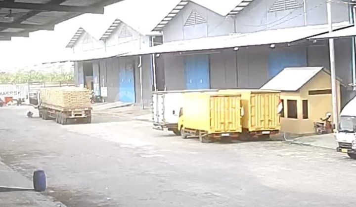 3 Gudang Dengan Halaman Luas dan Strategis di Banjardowo 1