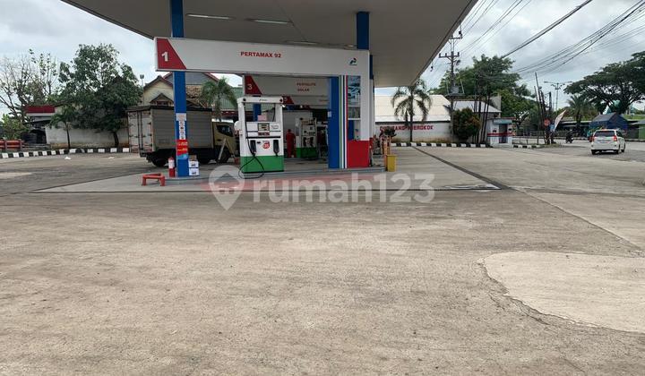 Strategic Gas Station Ready to Use Good on Jl Raya Demak