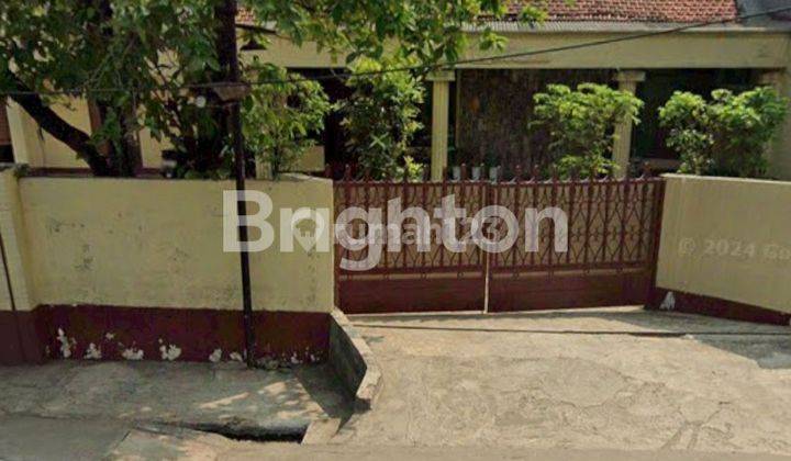 RUMAH LUAS dekat Jl. RC Veteran, Pondok Indah, Jakarta Selatan, SHM,  sangat dekat dengan Tol, Strategis Nempel Jalan 1