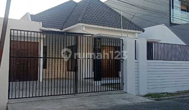 Nice House for Rent Minimum 2 Years in Manyar Nice House for Rent Minimum 2 Years in Manyar