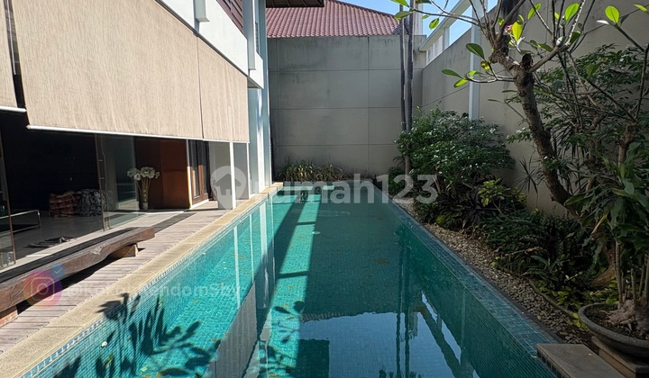 Rumah Ala Villa di Pakuwon City With Private Pool 2
