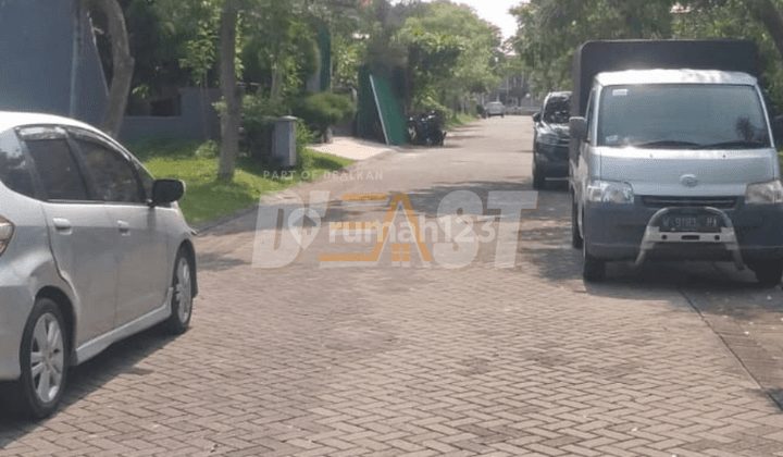 Rumah Semi Furnished HGB di Pakuwon City - Laguna Regency, Surabaya 2