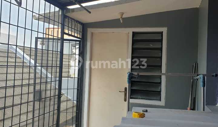 FOR SALE 1 ½ STORY HOUSE IN SECTOR 6 2