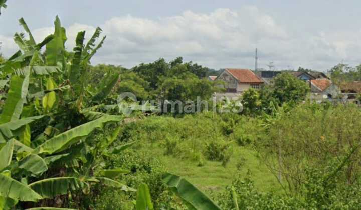 Land for sale roadside in Karangrau, Sokaraja. Land for sale roadside in Karangrau, Sokaraja.