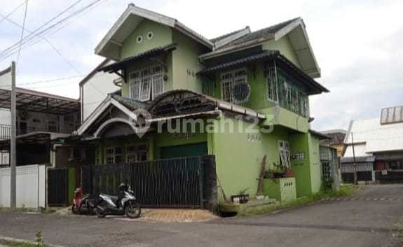 Dijual Rumah Perum 2 Lantai Hook di Purwokerto Dijual Rumah Perum 2 Lantai Hook di Purwokerto