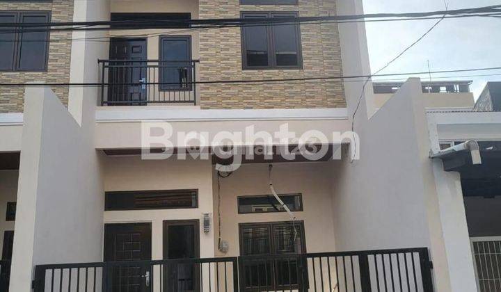 Rumah 2 lantai, 2 row jalan, baru, strategis, di Bcs kelapa gading (R 1435 S)  1