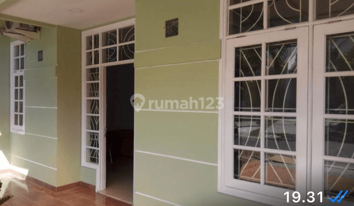 Rumah Bagus, Luas, Full Furnish di Lippo Cikarang, Yst 2