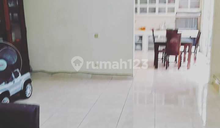 Two-Story Renovated House in De Latinos Caribbean, Tangerang