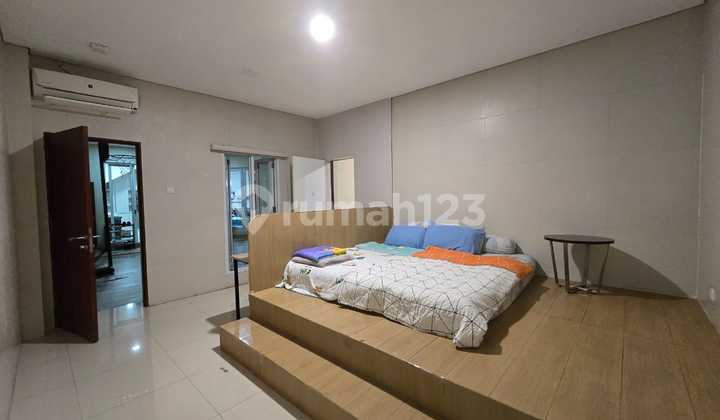 Rumah Mewah Kolam Renang Di Lojiwetan Dekat Balaikota Solo Rumah Mewah Kolam Renang Di Lojiwetan Dekat Balaikota Solo