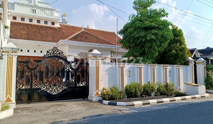 Rumah Bagus Bonus Joglo Asli Di Banjarsari Solo Koya