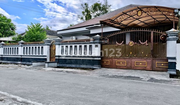 Nice Furnished House Spacious Near Adisucipto Street Colomadu Solo