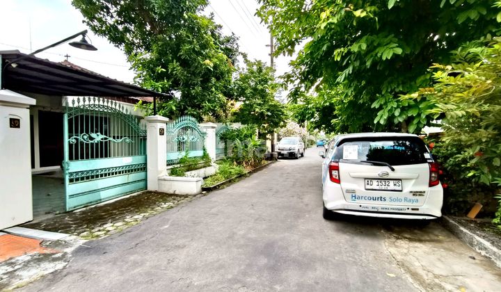 Nice Spacious House in Fajar Indah Housing Solo