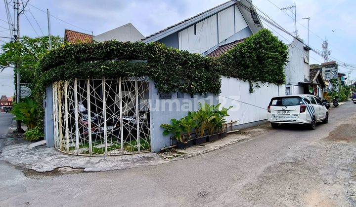 Rumah Bagus Furnish Strategis Tengah Kota Di Banjarsari Solo Rumah Bagus Furnish Strategis Tengah Kota Di Banjarsari Solo