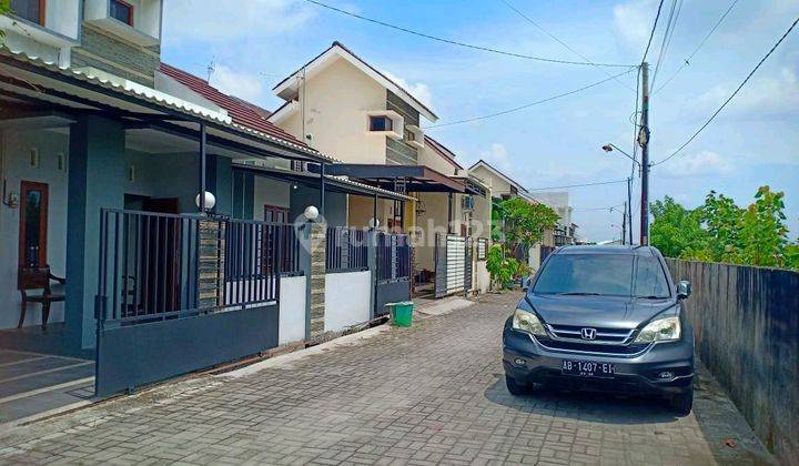 Rumah Bagus Minimalis Dgn Perabotan Di Colomadu Solo  2