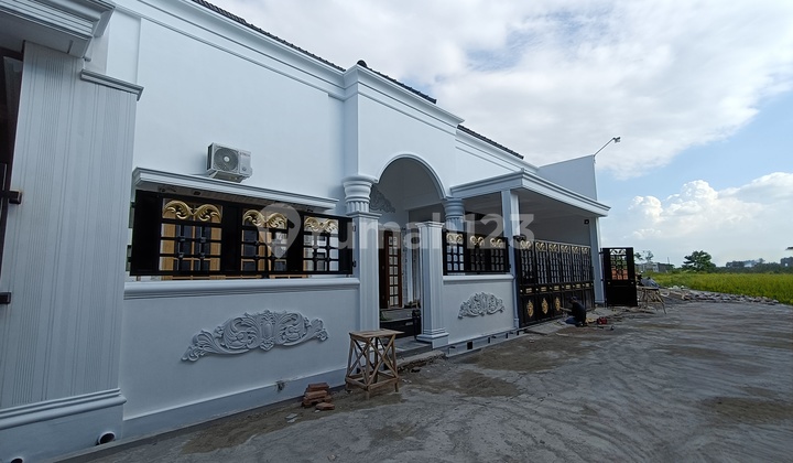 New Nice Fresh Large House on Gentan Raya, Solo 2