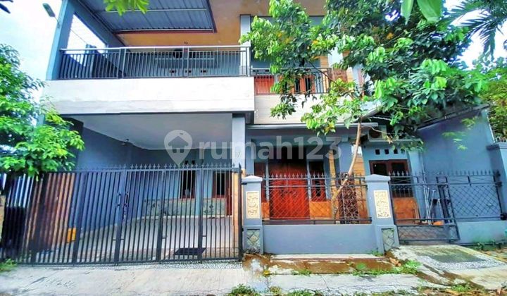Nice Cheap 2-Story House With Furniture In Fajar Indah Solo