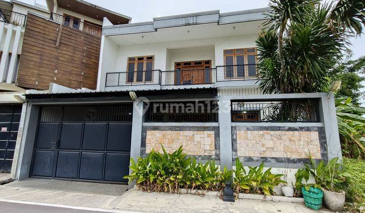 Rumah Bagus 2 Lantai Full Furnish Di Sumber Banjarsari Solo 1