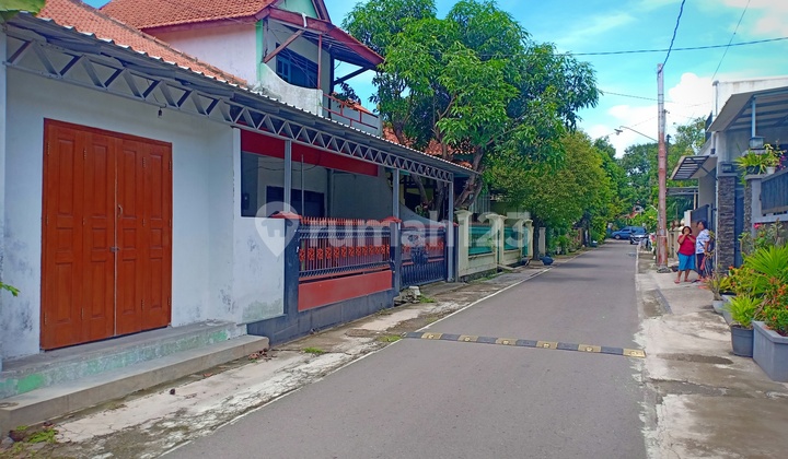 Rumah Bagus Siap Pakai Di Sumber Banjarsari Solo 2