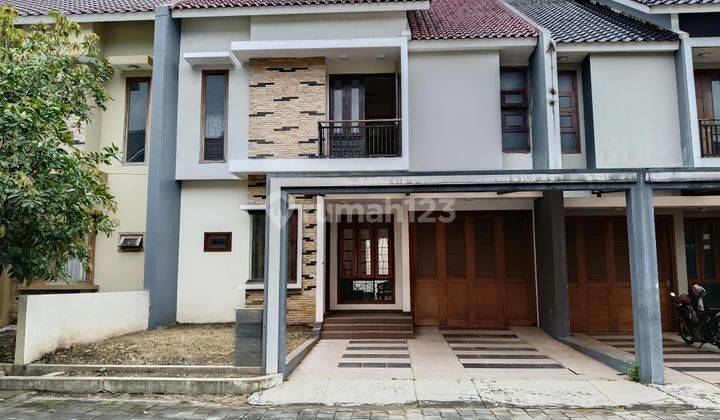 Rumah Bagus Minimalis Di Cluster Elite Colomadu Solo  1