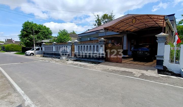 Nice Furnished House Spacious Near Adisucipto Street Colomadu Solo