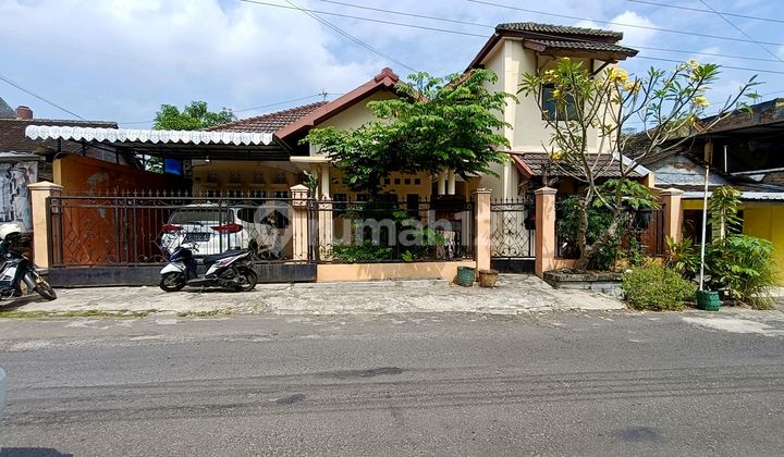 Rumah Bagus Dgn Kost 2 Lantai Strategis Banjarsari Solo