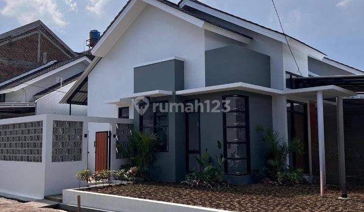 Rumah Baru Hook Strategis Estetik di Ciwastra, Bandung 2