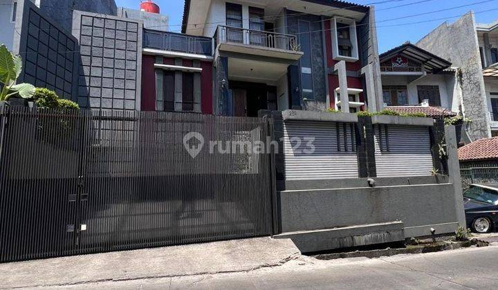 Rumah 2 Lantai Bagus SHM di Cigadung, Bandung 2