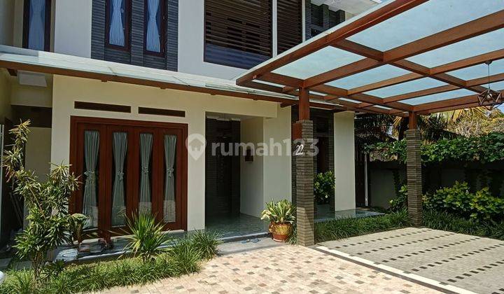 Rumah Luxury Modern Semi Villa 3.5 Lantai SHM Full Furnished Sayap Ciumbuleuit, Bandung 1