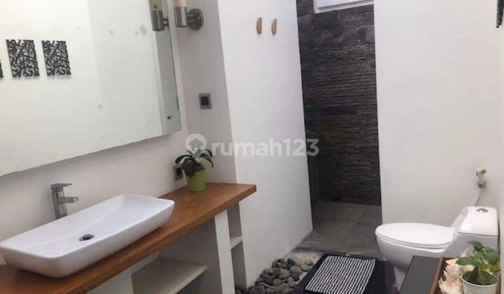 Rumah 3 Lantai Baru Furnished SHM di Cigadung, Bandung 2