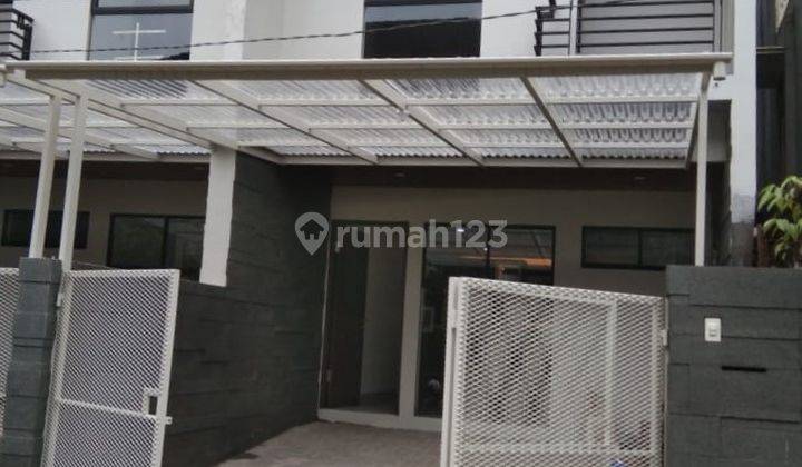 Rumah Baru 2 Lantai Semi Furnished SHM di Pasteur, Bandung 1