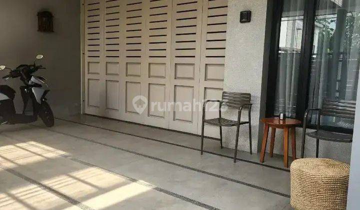 Rumah Tropis Modern 2 Lantai Dengan Kolam Renang SHM di Arcamanik, Bandung 2