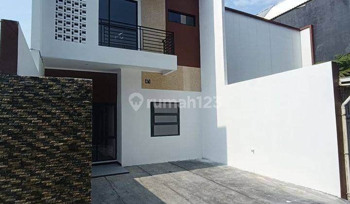 Rumah 2 Lantai Baru Unfurnished SHM di Geger Kalong, Bandung 1