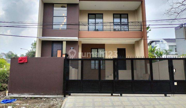 Rumah 2 Lantai Baru Unfurnished SHM di Setiabudi, Bandung 1