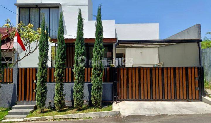 Rumah 2 Lantai Semi Furnished SHM di Pondok Hijau Geger Kalong, Bandung 2