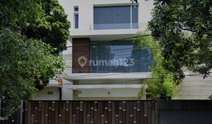 Rumah Mewah 3 Lantai Furnished SHM di Citarum Tengah Kota Bandung 1