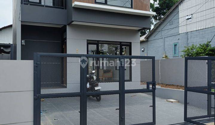 Rumah 2 Lantai Baru Unfurnished SHM di Setra Duta, Bandung 2